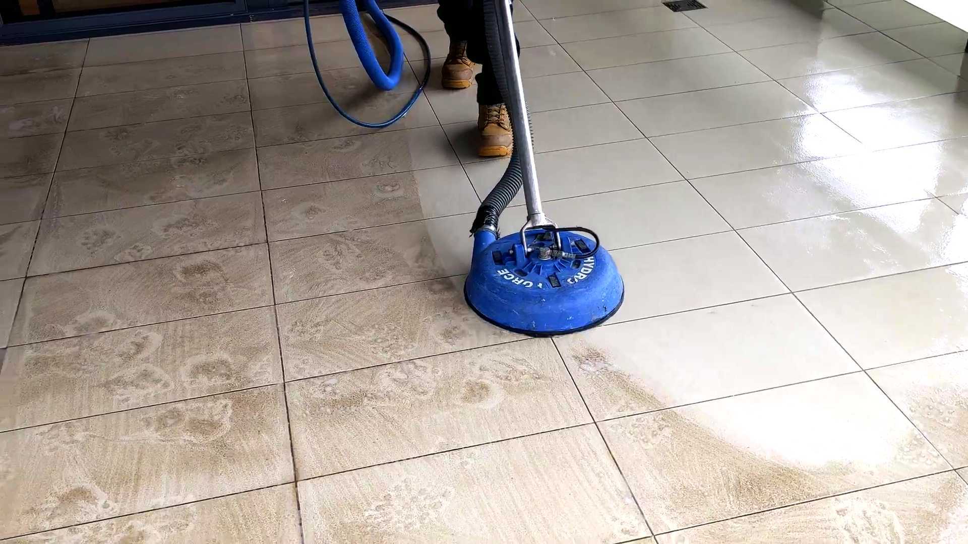 https://www.sparklingcleancarpetcare.com/wp-content/uploads/2022/12/Tile-and-grout-cleaning-Melbourne-.jpg